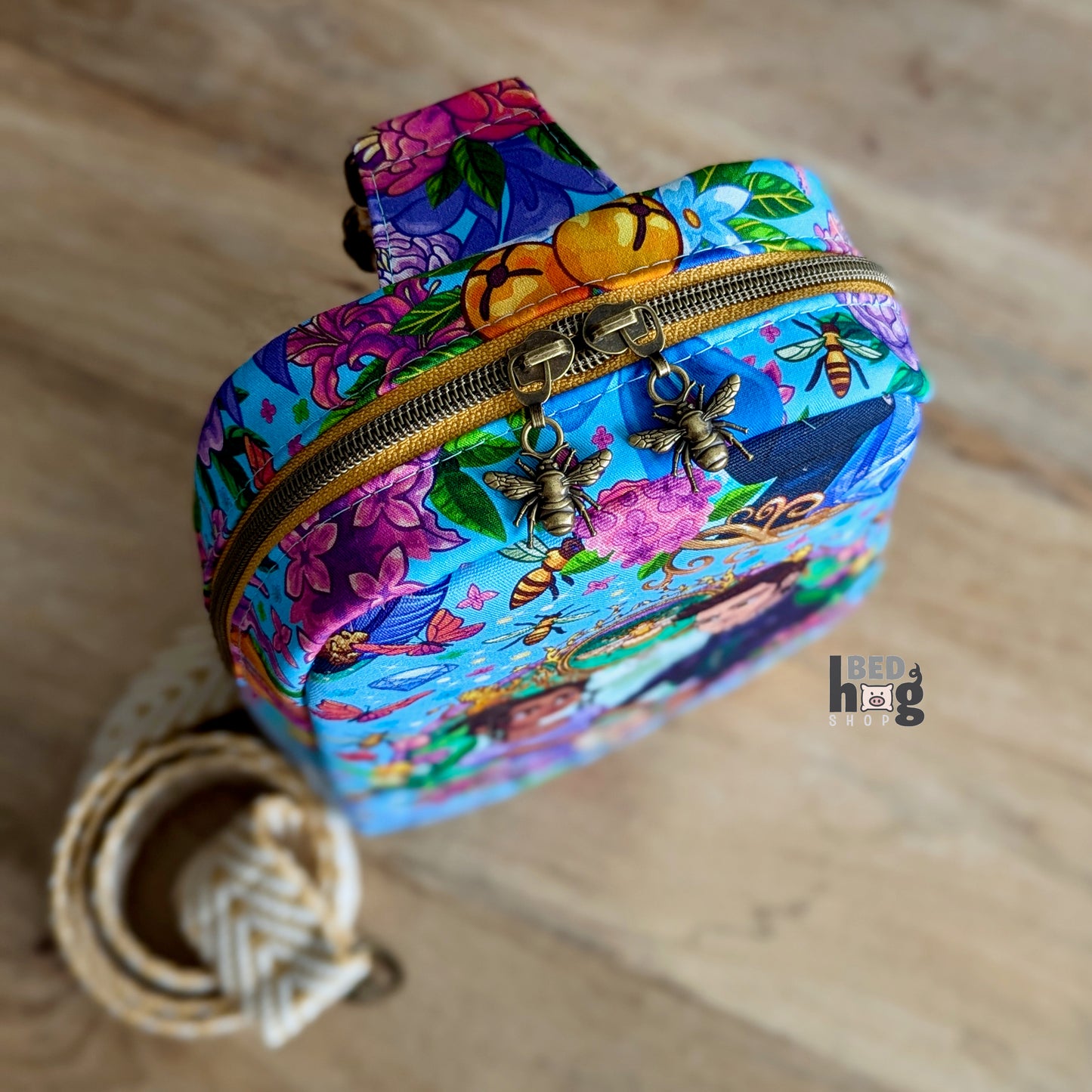 A Bee in Your Bonnet Sling