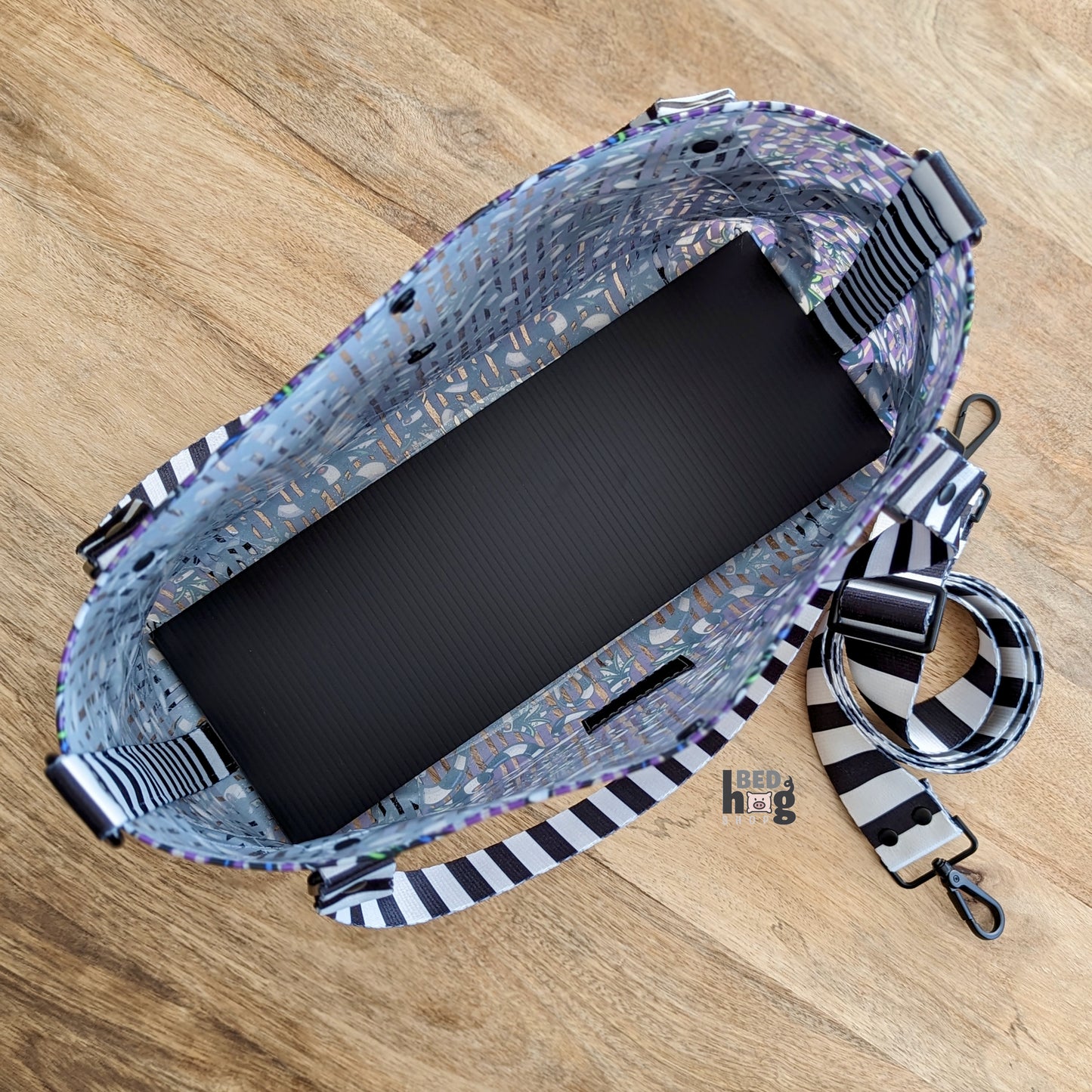 Damn Sandworms Shoulder Bag