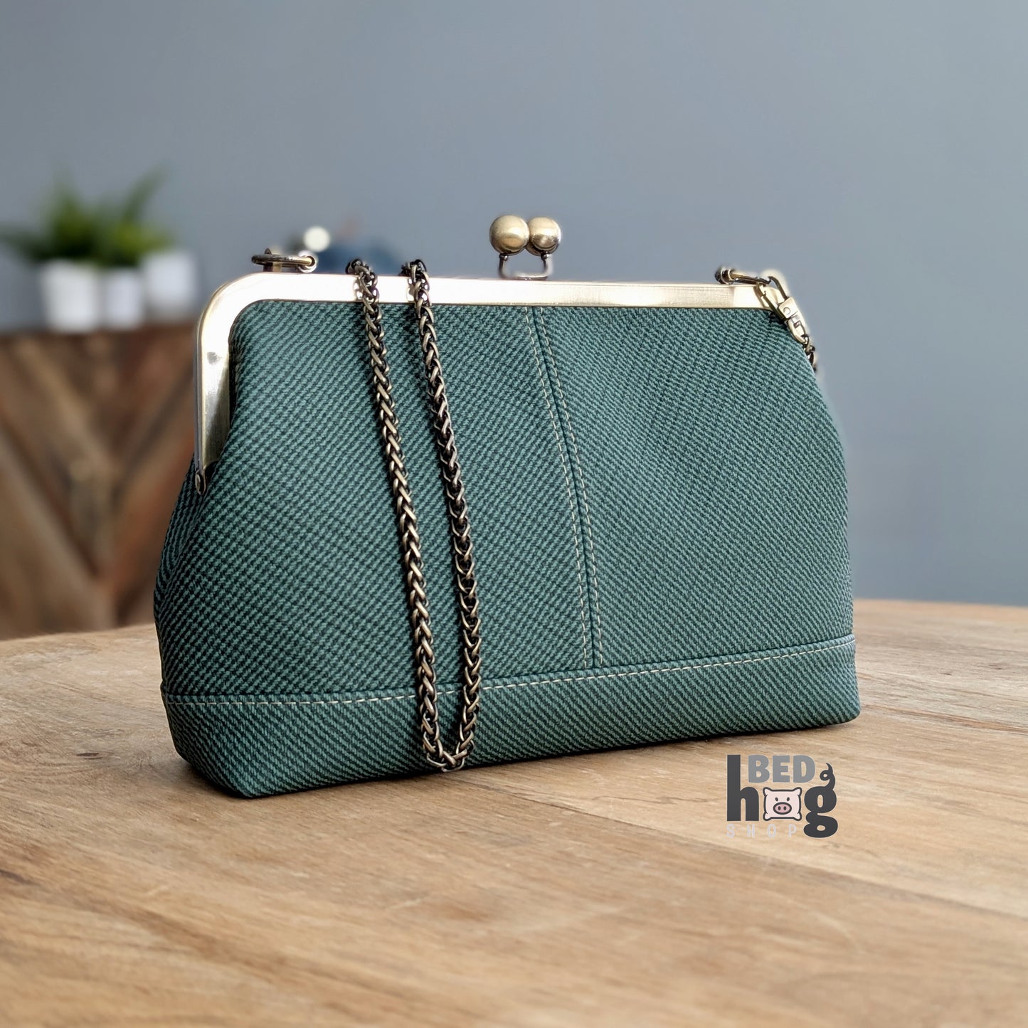 An Unexpected Evening Shoulder Bag