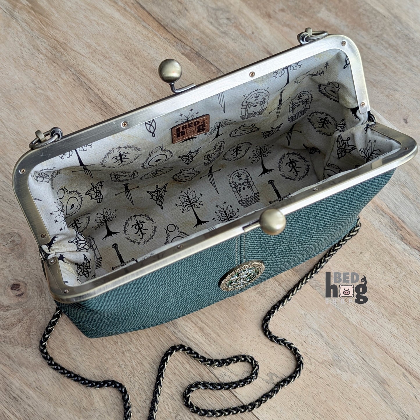 An Unexpected Evening Shoulder Bag