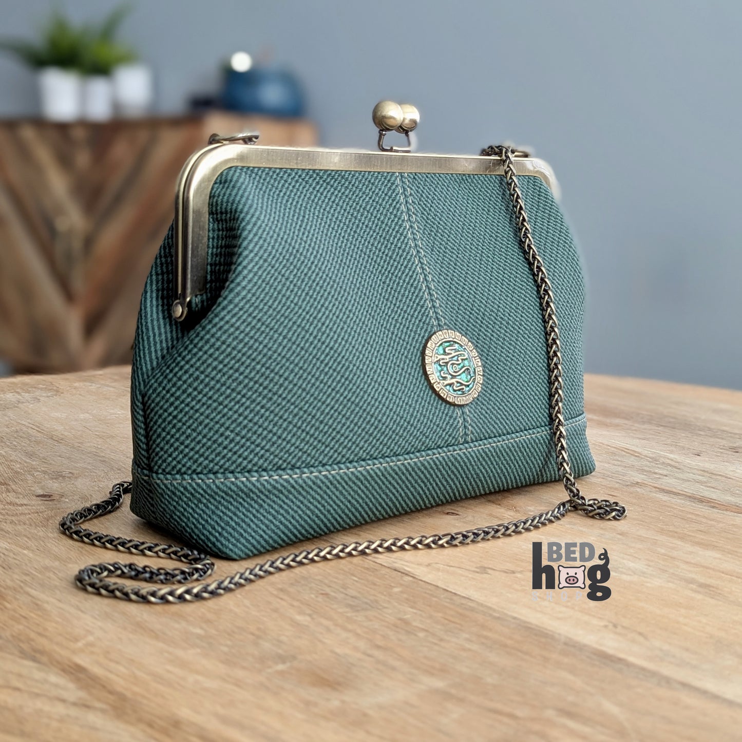 An Unexpected Evening Shoulder Bag