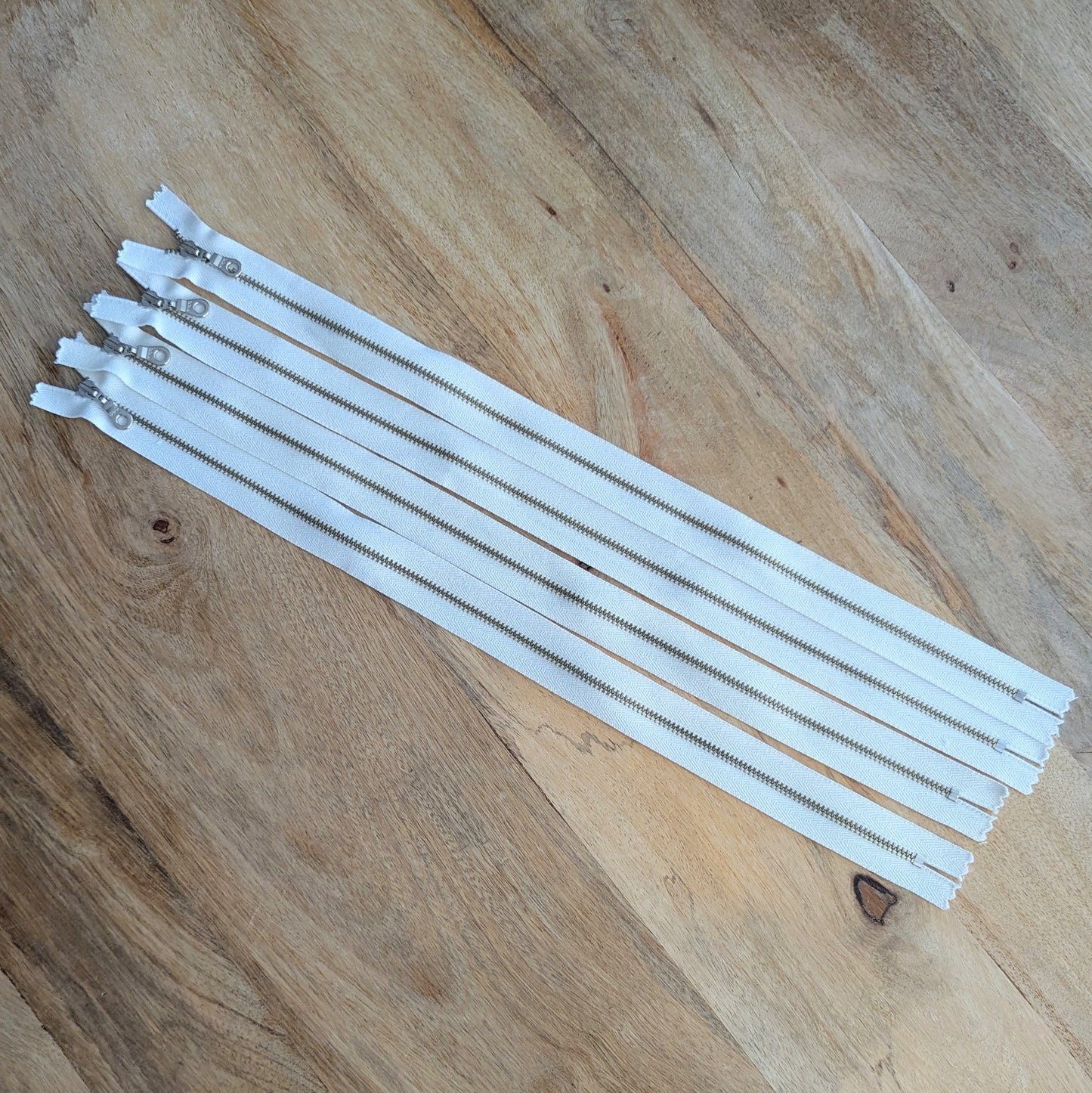 Destash Lot of 4 Zippers - 18" metal closed-end zippers in White